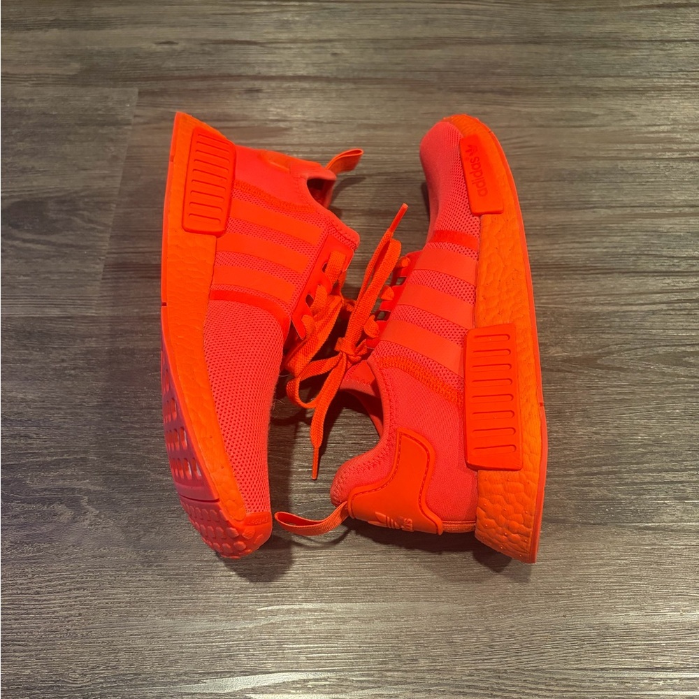 [ADIDAS] NMD R1 TRIPLE - Picture 3 of 4